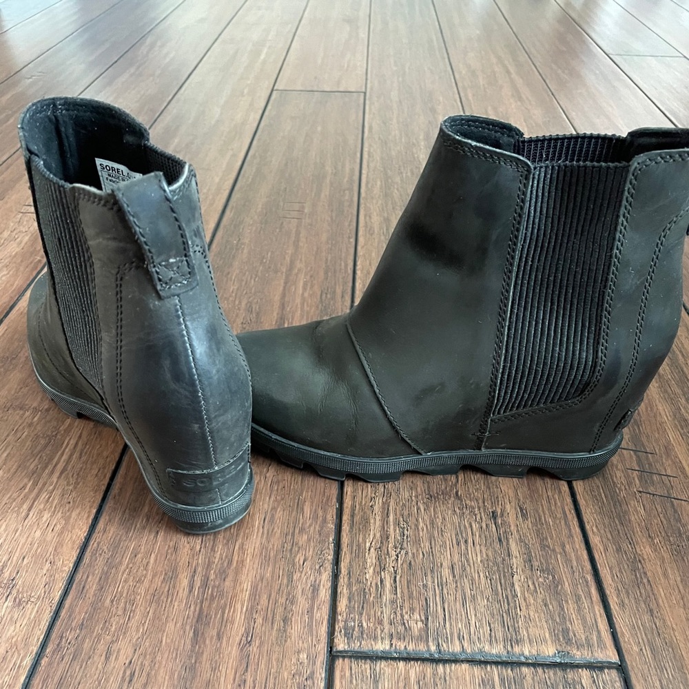 Sorel wedge boots